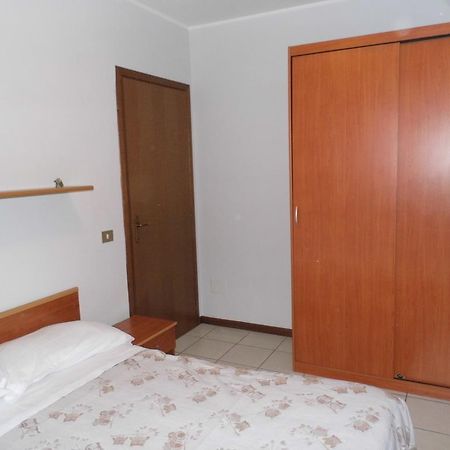 Bilocale Mentana 21 Apartment Parma Luaran gambar
