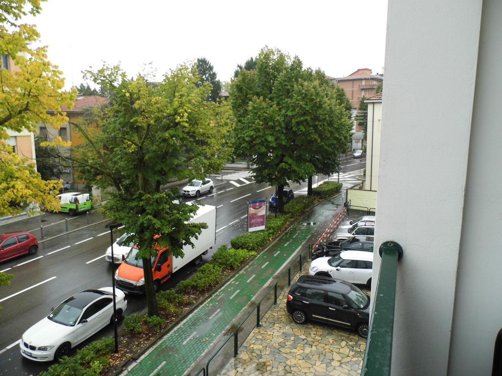 Bilocale Mentana 21 Apartment Parma Luaran gambar
