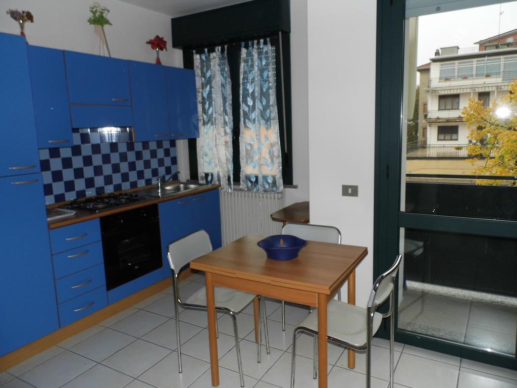 Bilocale Mentana 21 Apartment Parma Luaran gambar
