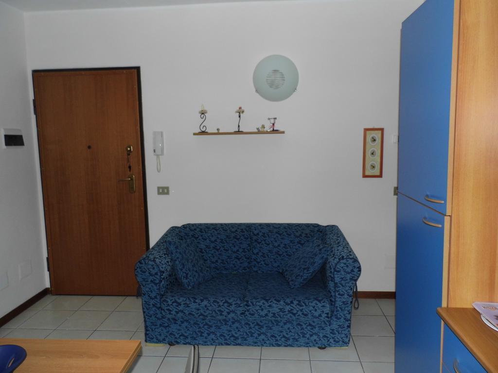 Bilocale Mentana 21 Apartment Parma Luaran gambar