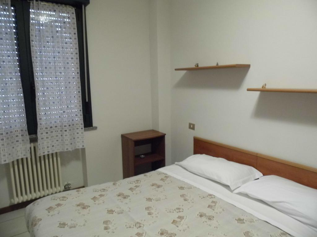 Bilocale Mentana 21 Apartment Parma Luaran gambar