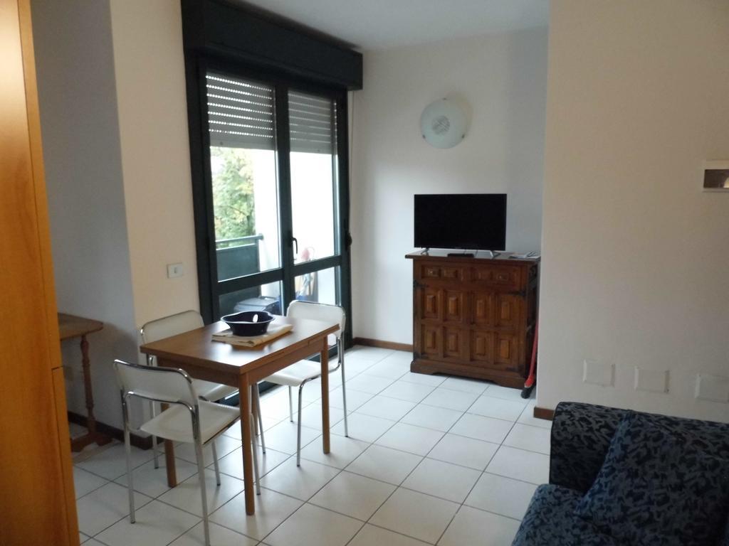 Bilocale Mentana 21 Apartment Parma Luaran gambar