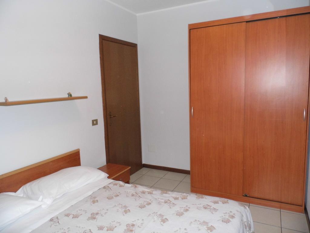 Bilocale Mentana 21 Apartment Parma Luaran gambar